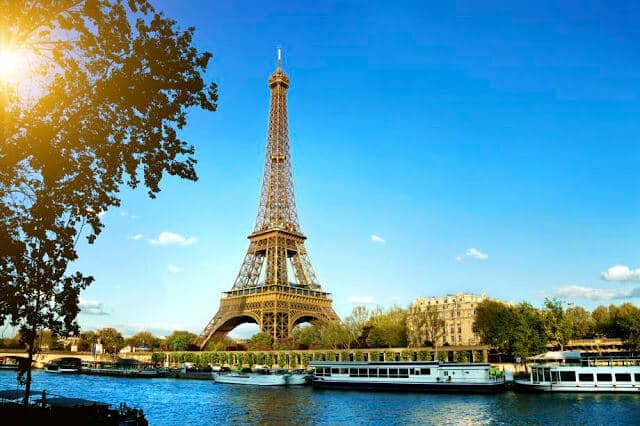 Cartomante em Paris
